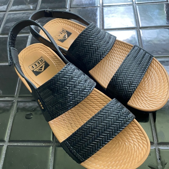 Reef Water Vista Sandals - Picture 1 of 4